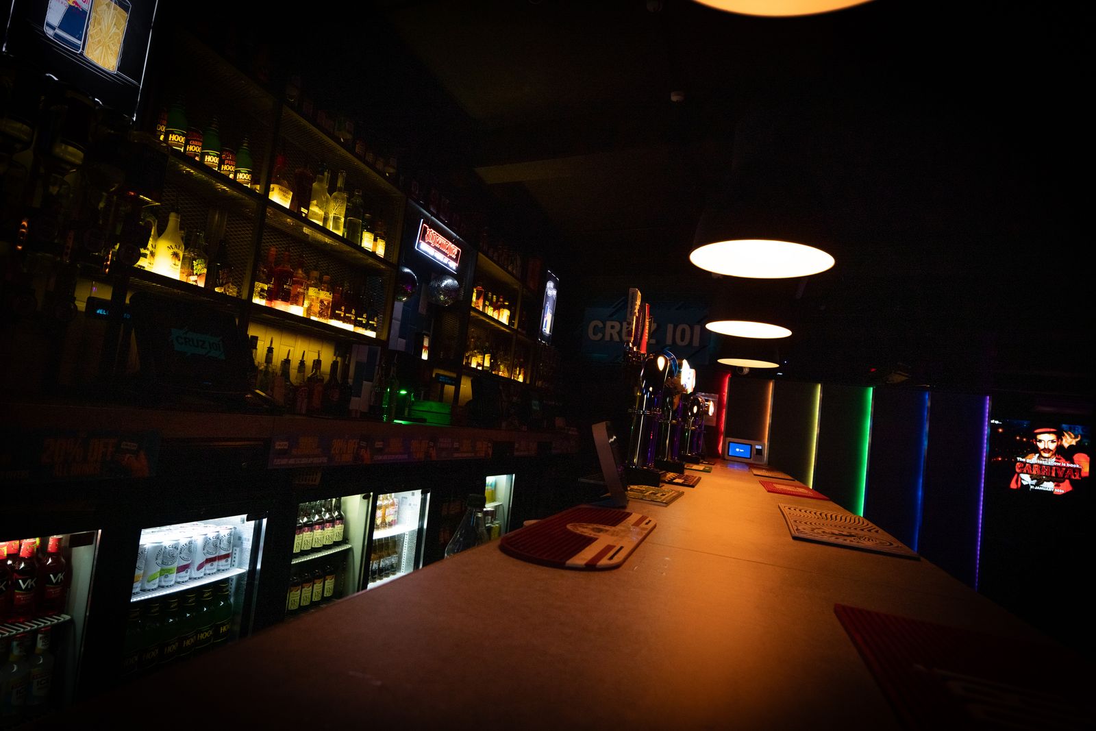The long bar at Cruz 101
