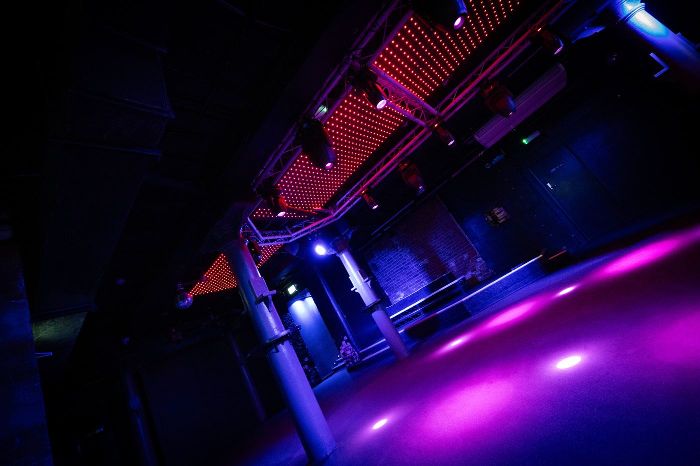 The Cruz 101 dancefloor